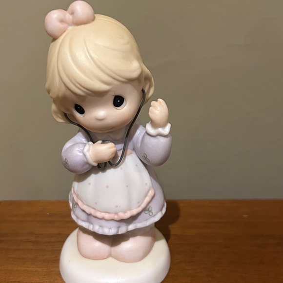 Precious moment nurse - Picture 1 of 1